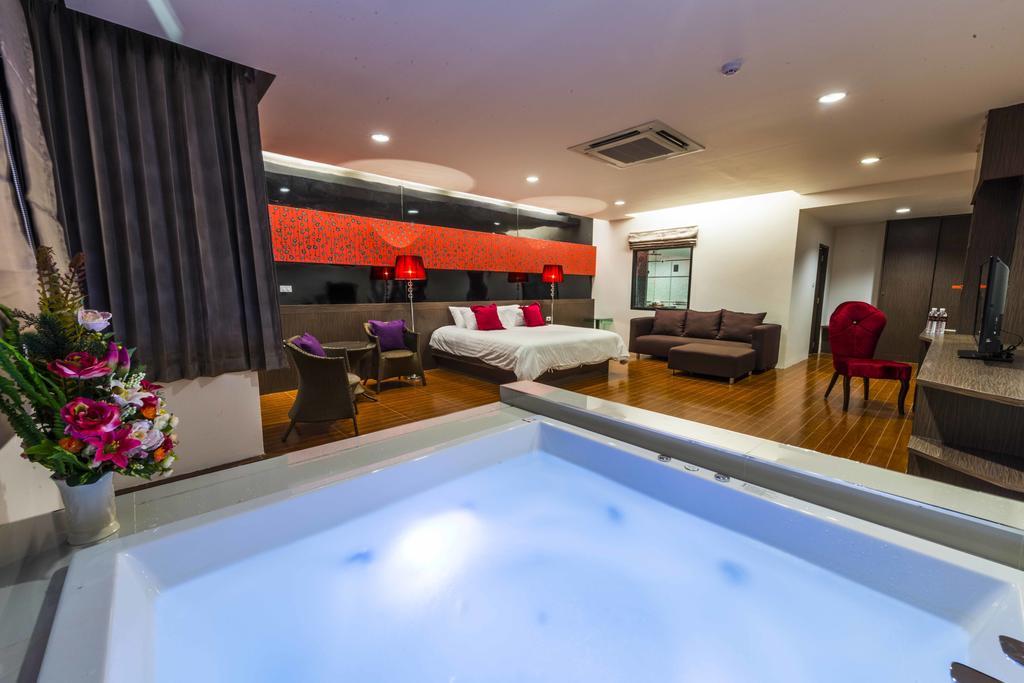 The Rich Hotel Ubonratchathani Убонратчатхані Екстер'єр фото